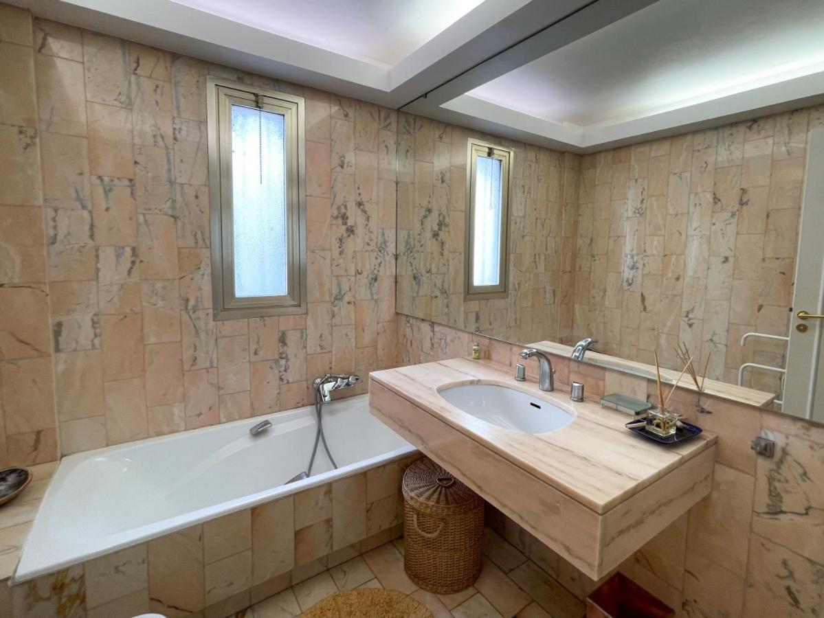 2 Bedroom Apartment With Parking 3 Mins From La Croisette Beach 戛纳 外观 照片